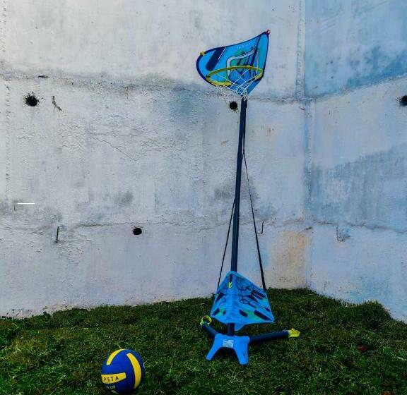 Standart Oda, Bob S Haven Bungalow