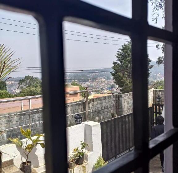 Standart Bungalov, Bob S Haven Bungalow