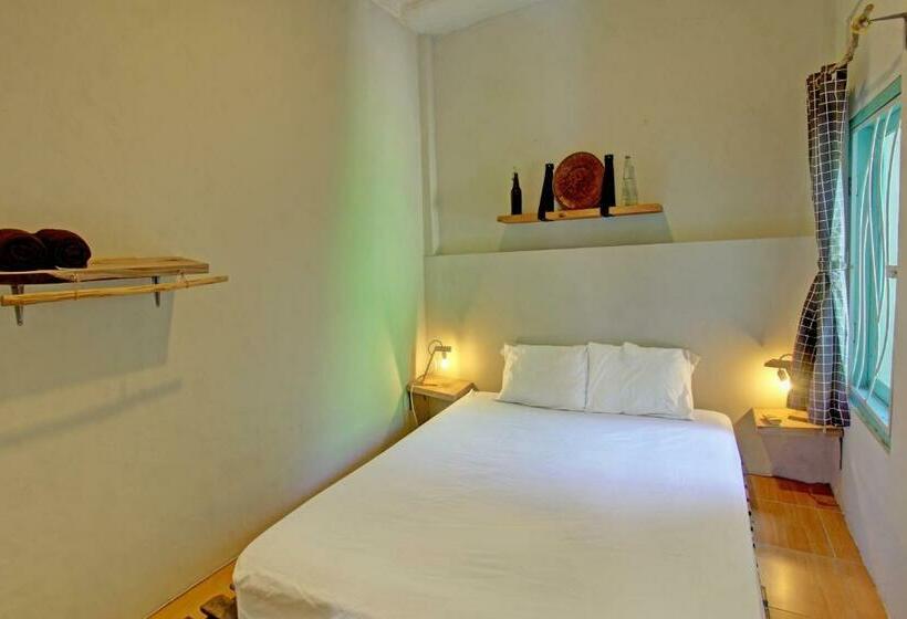 デラックスルーム, Oyo 92825 Kamar Lombok