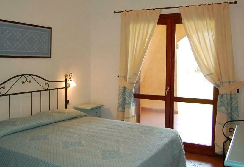 Huoneisto 2 Makuuhuonetta, Residence With Private Beach In Marinella