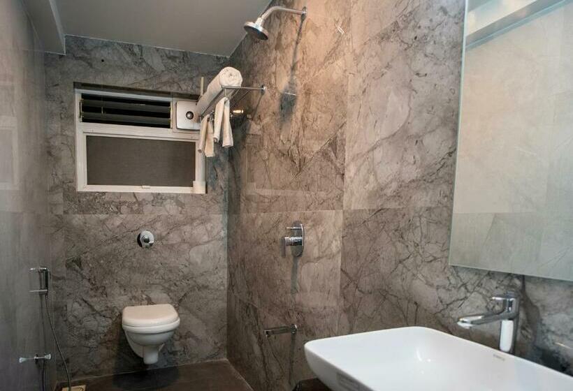 חדר סופריור עם מיטת קינג, Oberon