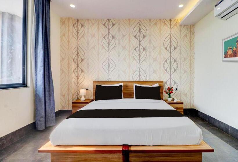 חדר קלאסי לשלושה, Oyo Flagship Rao G