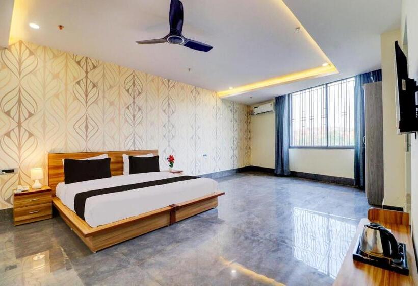 חדר קלאסי לשלושה, Oyo Flagship Rao G