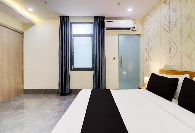 חדר קלאסי לשלושה, Oyo Flagship Rao G