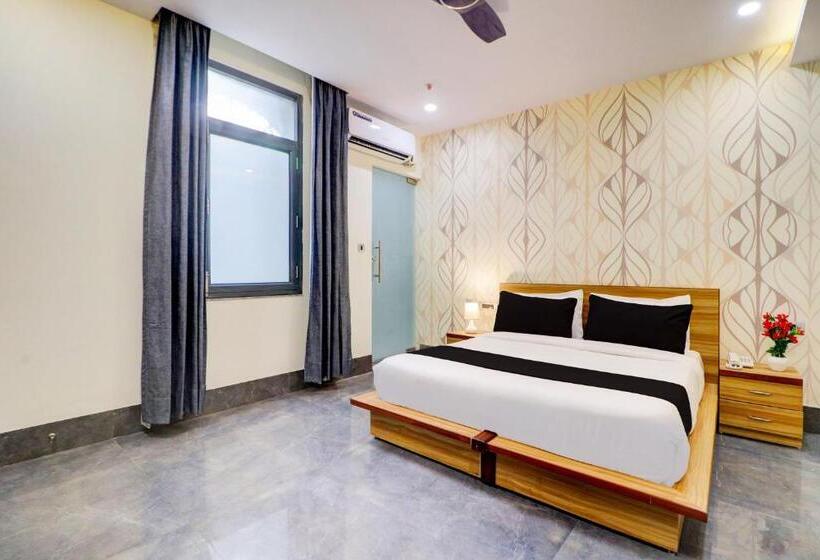 חדר קלאסי לשלושה, Oyo Flagship Rao G