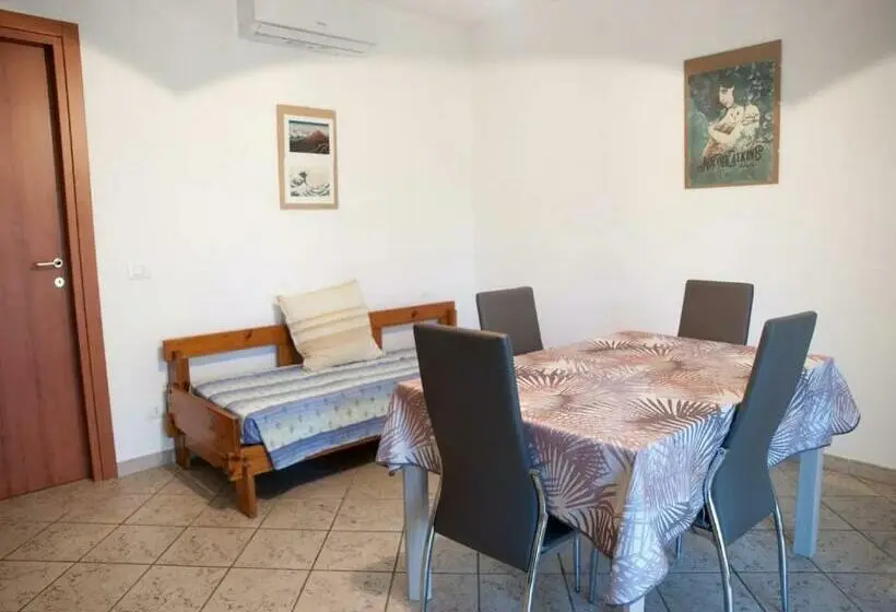 Huoneisto 1 Makuuhuone, Trilocale Vicino Al Mare