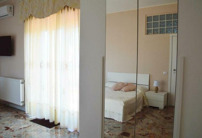 חדר סטנדרט עם מרפסת, Ninfe Delle Aci Apartment