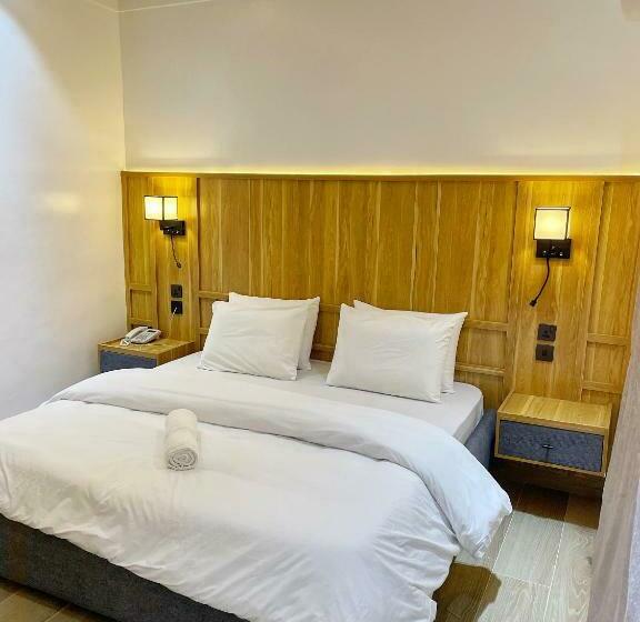 اتاق استاندارد, Studio 6