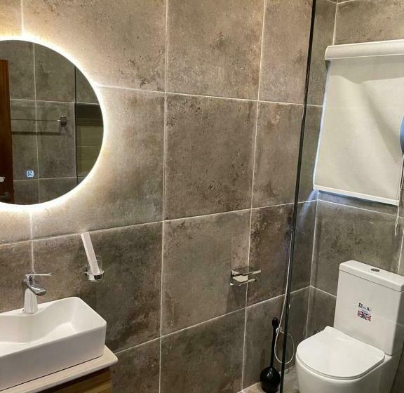 اتاق استاندارد, Studio 6