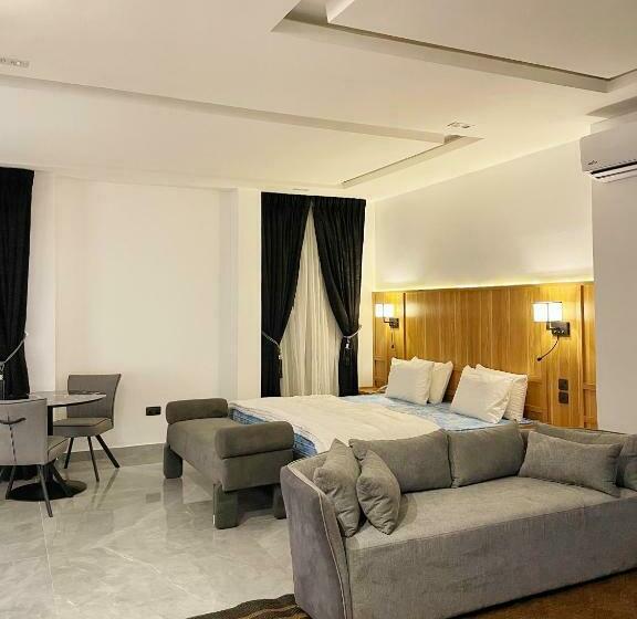 اتاق لوکس با تخت بزرگ, Studio 6