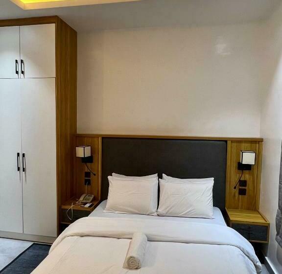 استودیوی استاندارد, Studio 6