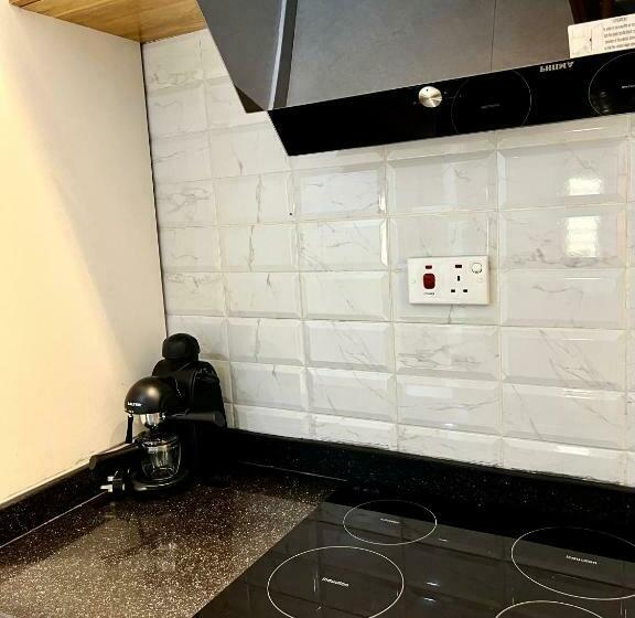 آپارتمان 1 خوابه, Studio 6