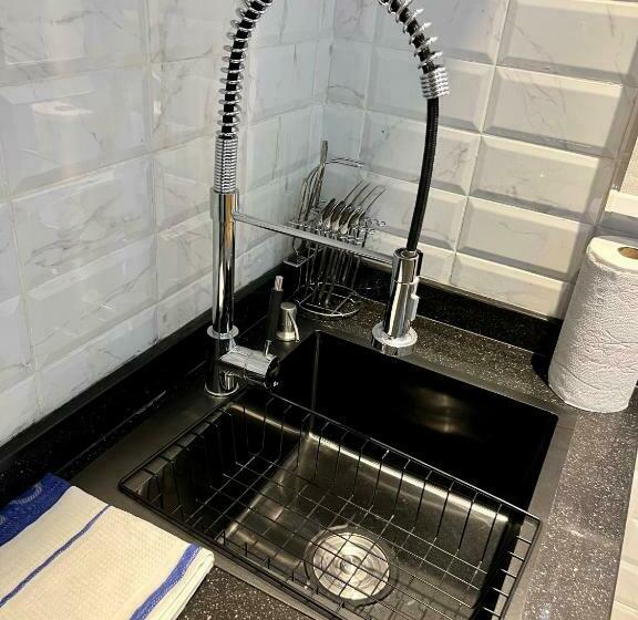 آپارتمان 1 خوابه, Studio 6