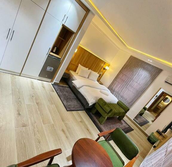 اتاق سوپریور, Studio 6