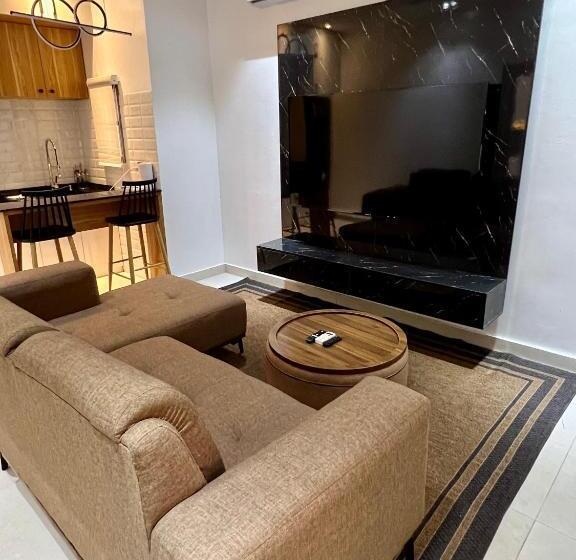 آپارتمان 1 خوابه, Studio 6