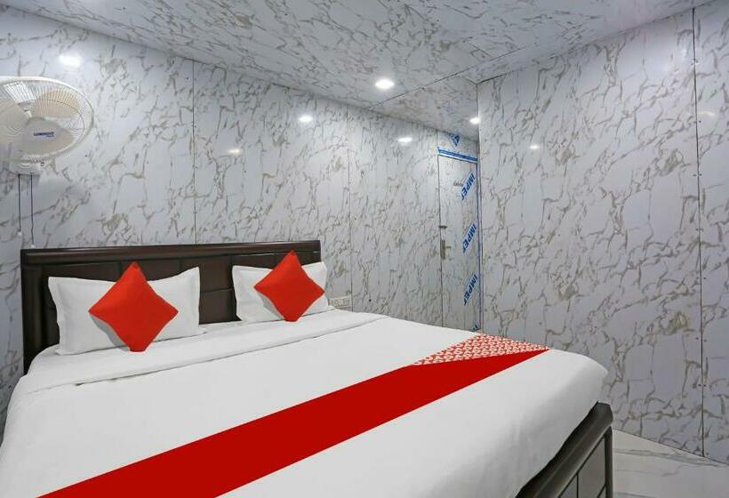 トリプルクラシックルーム, Oyo Flagship Hotel Happy Hours