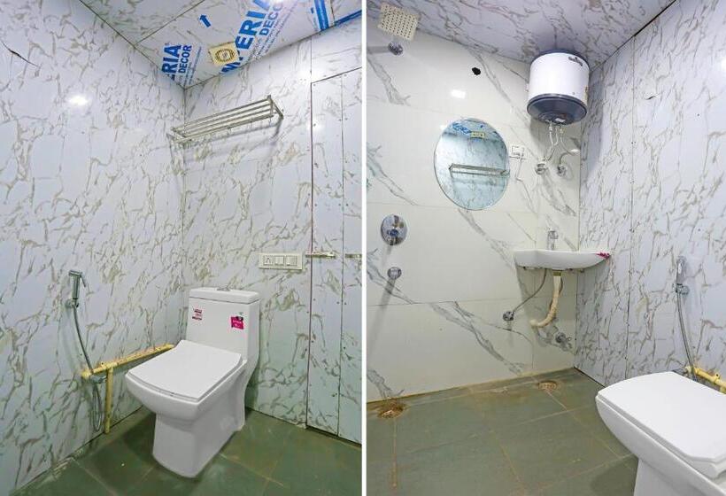 トリプルクラシックルーム, Oyo Flagship Hotel Happy Hours