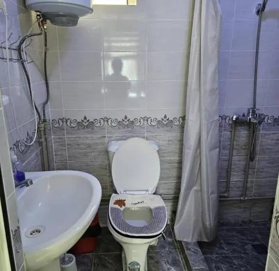 تختخواب در اتاق مشترک, Archa Guest House