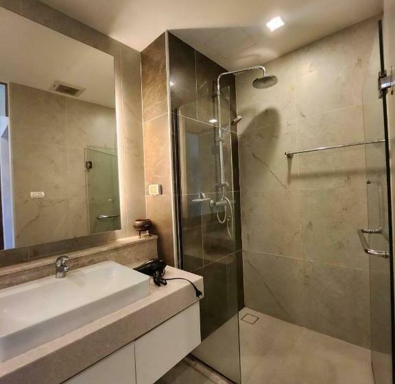 דירת חדר סופריור, The Astra Condo Large Room 50 Sqm ,sauna And Rooftop Pool