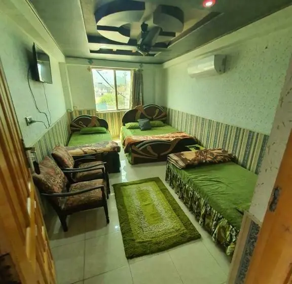 اتاق لوکس خانوادگی, Ak Hotel Abbottabad