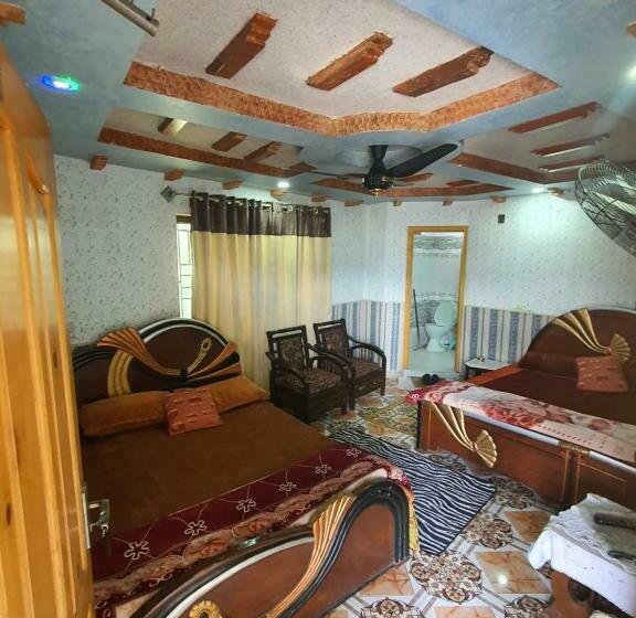 اتاق لوکس سه تخته, Ak Hotel Abbottabad