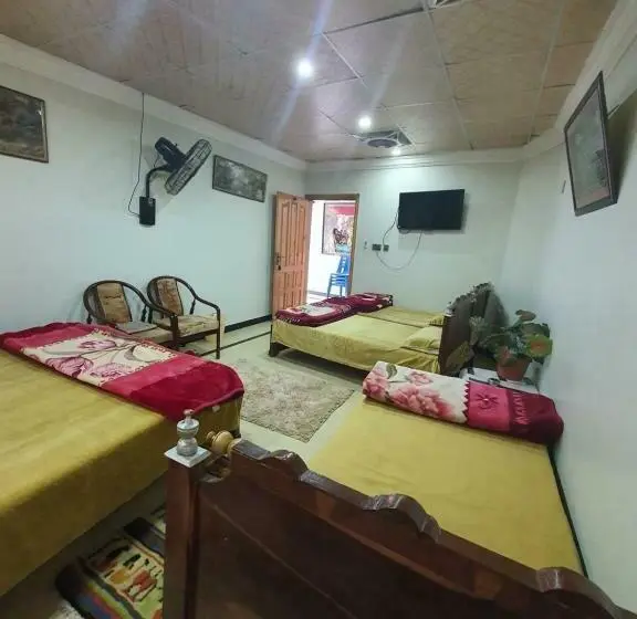 اتاق لوکس سه تخته, Ak Hotel Abbottabad