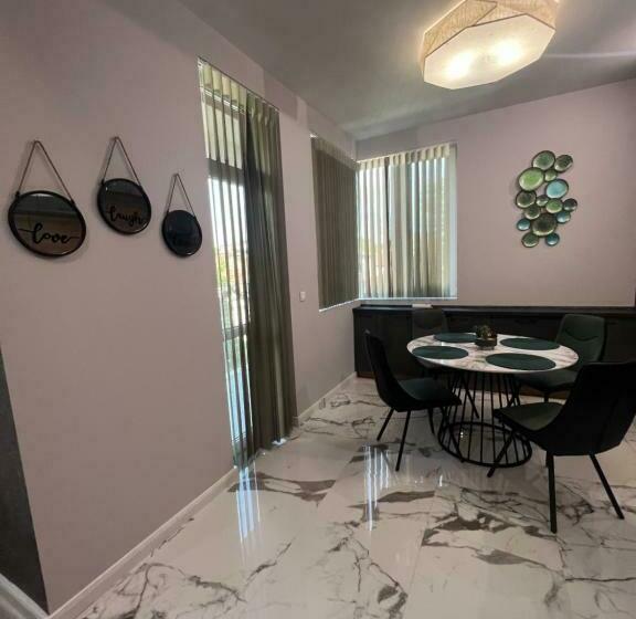 带1个卧室的高级公寓, Floral Boutique