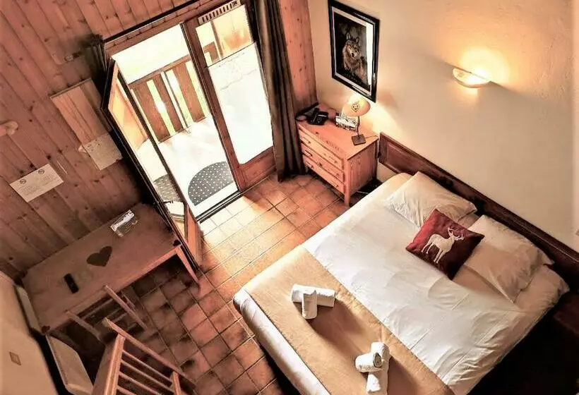 スタンダードトリプルルーム, Chalet Hôtel Les Blancs