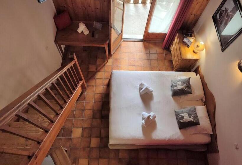 标准三人间, Chalet Hôtel Les Blancs