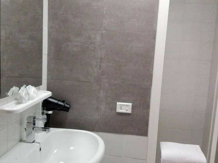 חדר סטנדרט יחיד, Bert Hotel