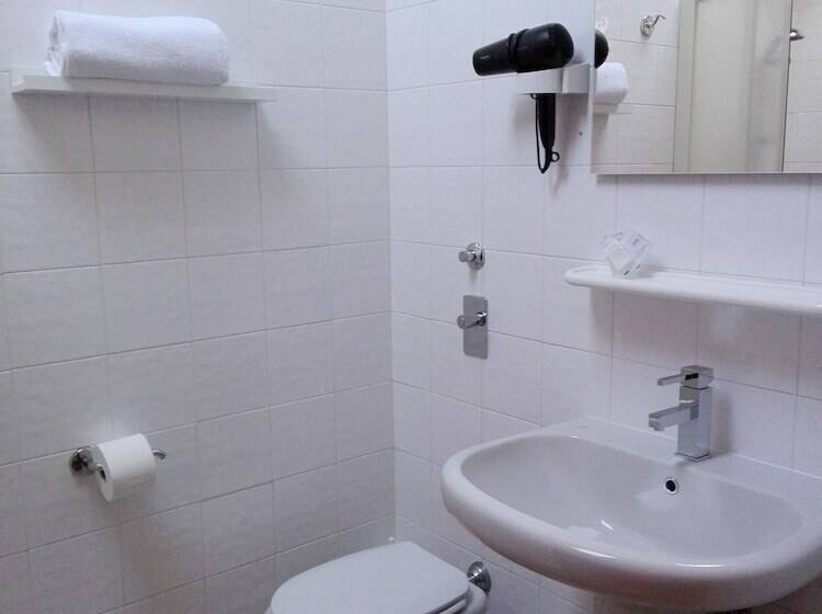 חדר סטנדרט יחיד, Bert Hotel