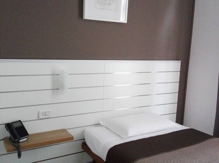 חדר סטנדרט יחיד, Bert Hotel