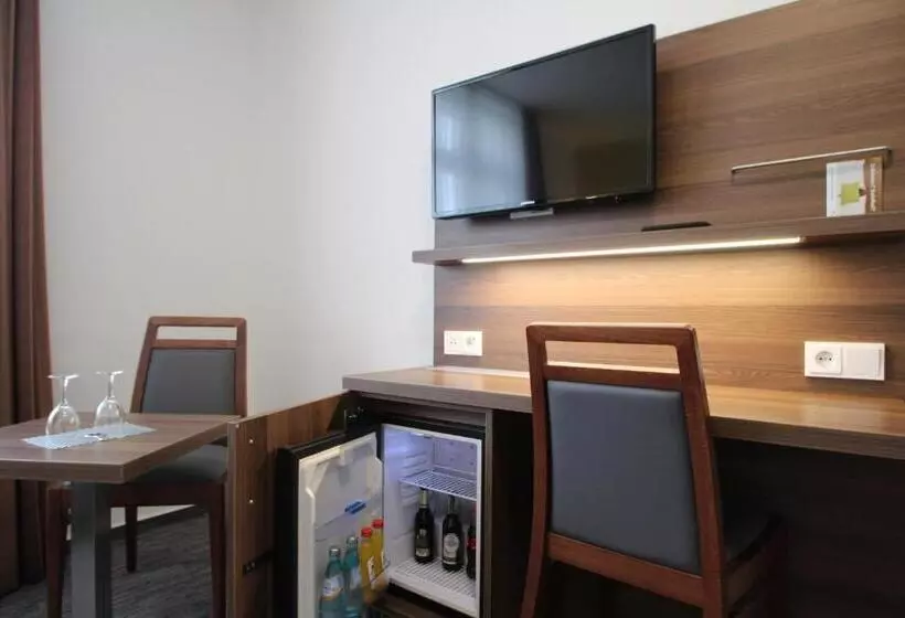 スタンダード４人部屋, Goethe Conference Hotel By Trip Inn