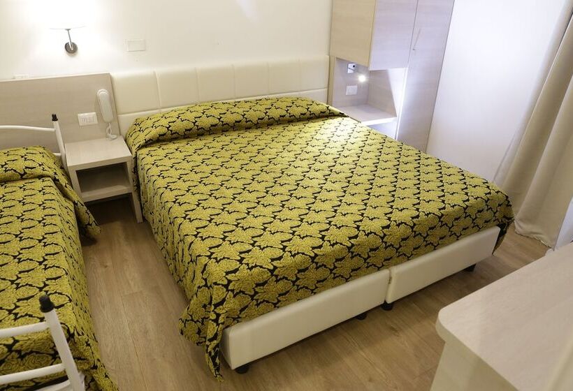 اتاق ساده سه‌ نفره, Hb Hotels Orchidea Blu