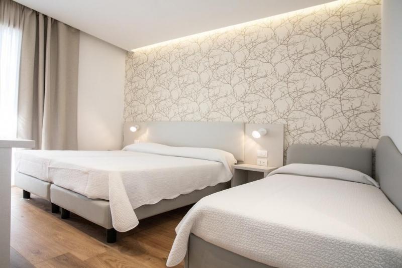 اتاق لوکس سه تخته, Hb Hotels Orchidea Blu