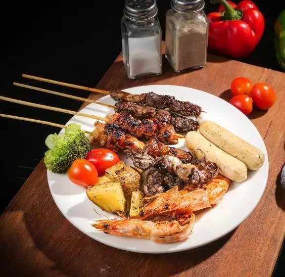キングサイズベッドのスタンダードルーム, Four Points By Sheraton Jakarta Thamrin
