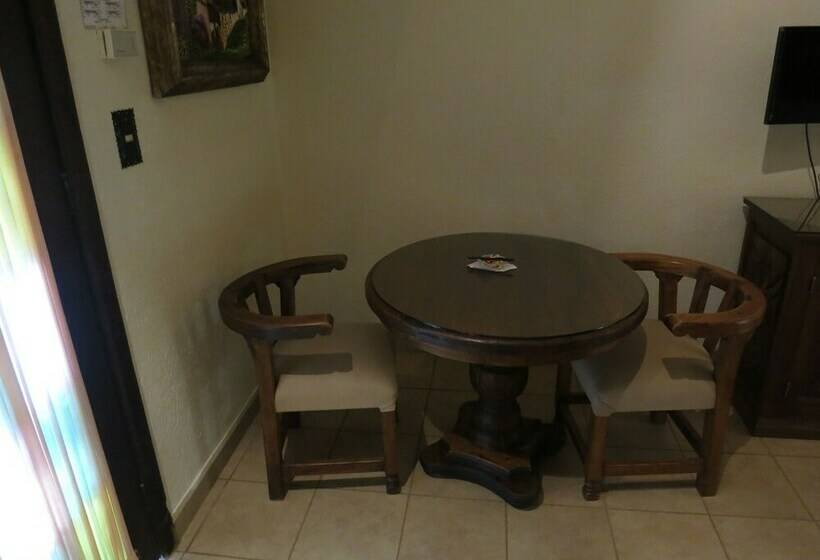 غرفة قياسية, Hacienda