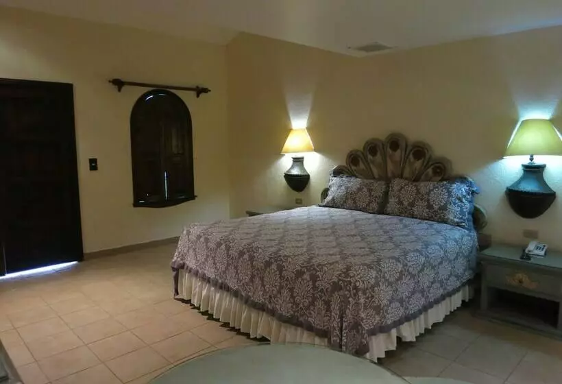 سوییت جونیور, Hacienda