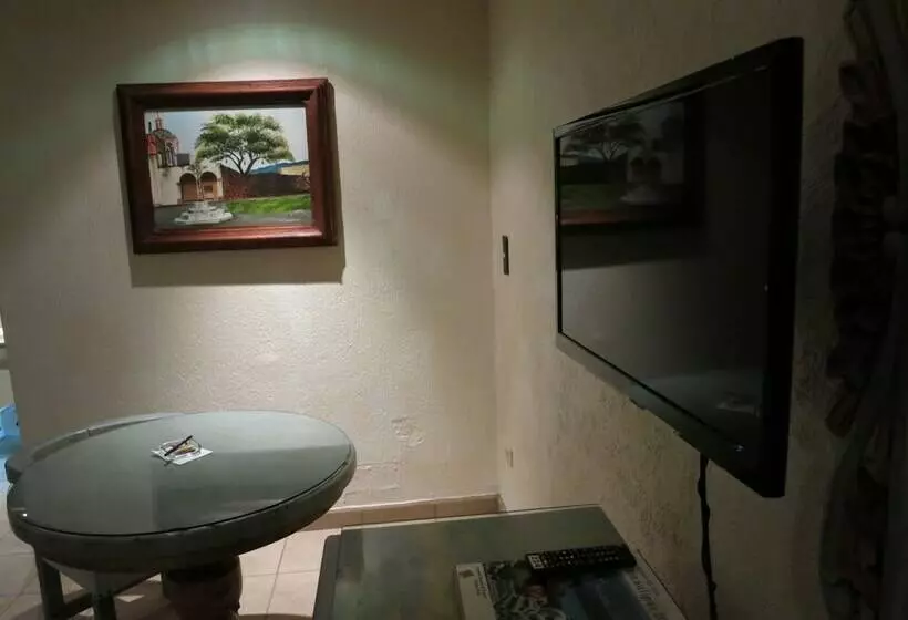 سوییت جونیور, Hacienda