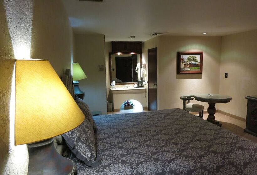 جناح جونيور, Hacienda