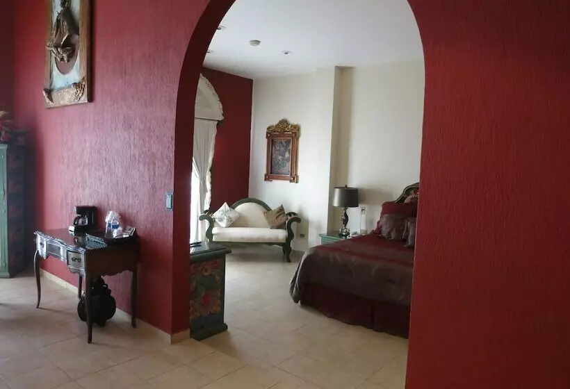 سوئیت پرزیدنت, Hacienda