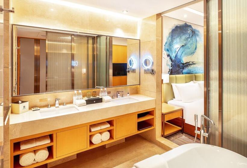 Suite, Holiday Inn Neijiang Riverside, An Ihg