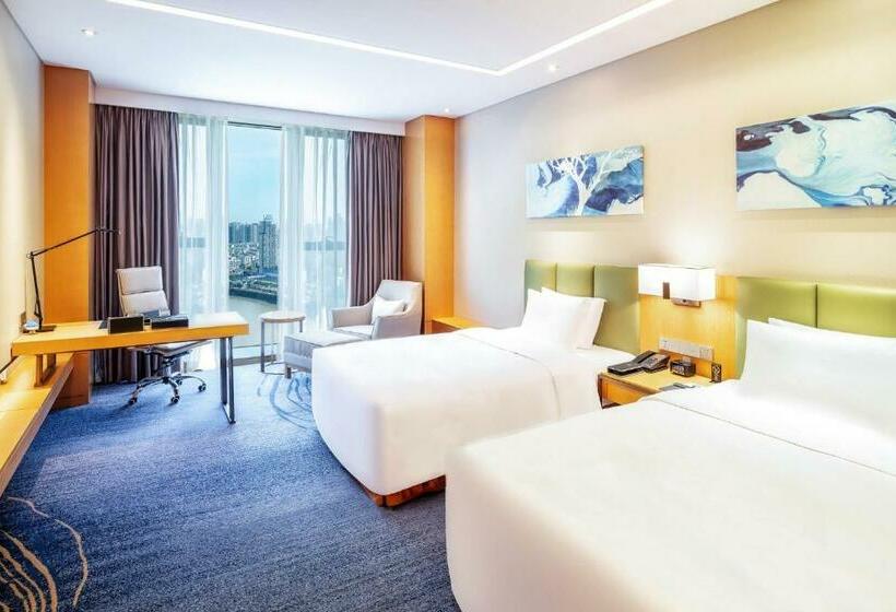 Номер Стандарт Вид на Реку, Holiday Inn Neijiang Riverside, An Ihg