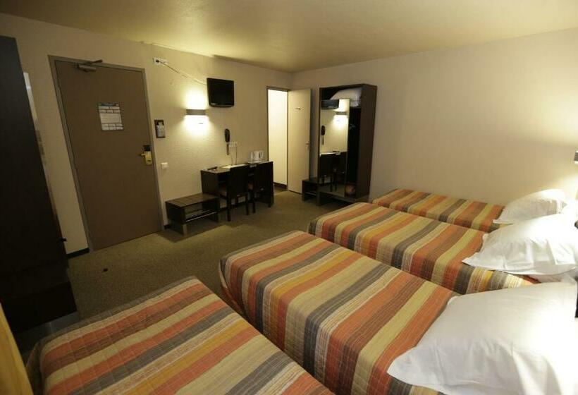 غرفة قياسية رباعية, Au Petit Caporal