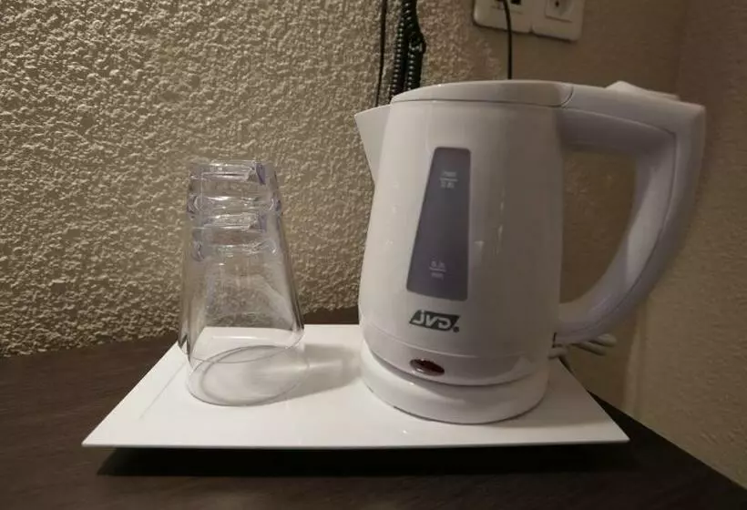 スタンダード４人部屋, Au Petit Caporal
