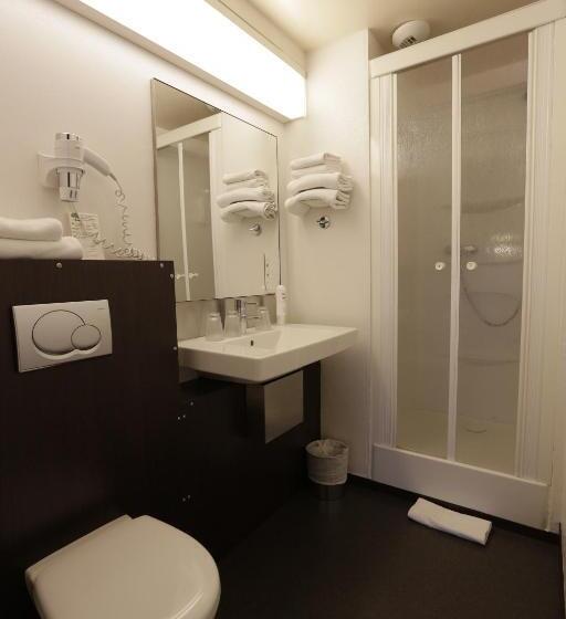 غرفة قياسية, Au Petit Caporal