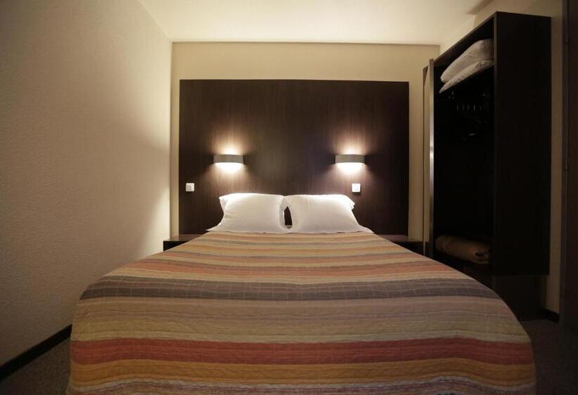 غرفة قياسية, Au Petit Caporal