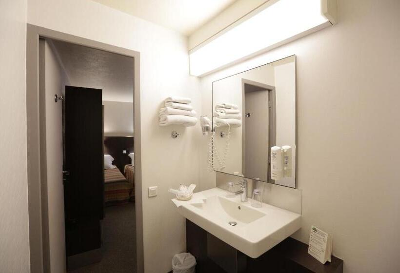 غرفة قياسية, Au Petit Caporal