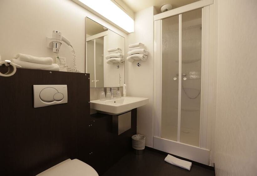 غرفة قياسية, Au Petit Caporal