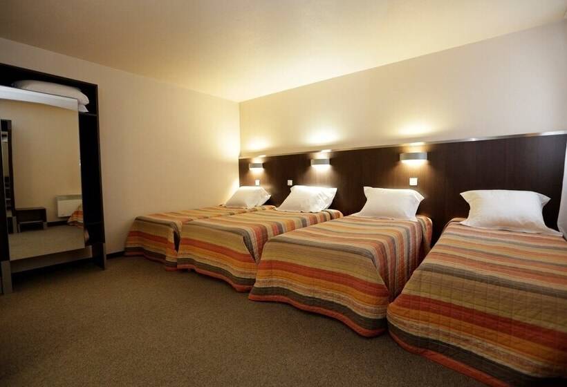 غرفة قياسية رباعية, Au Petit Caporal